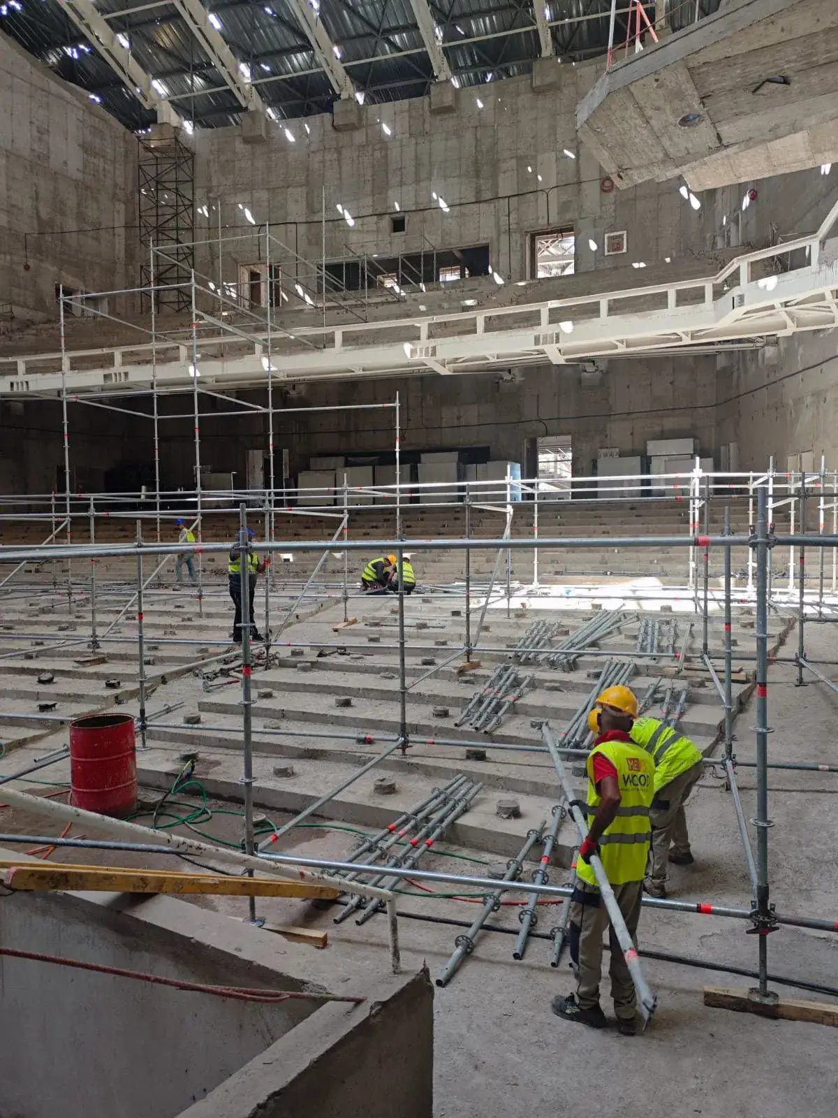 Montage échafaudage Kenovas - chantier salle